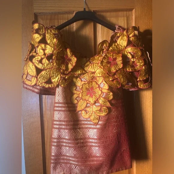 Elegant Gold and Burgundy Embroidered Dress Outfit - Picture 2 of 5